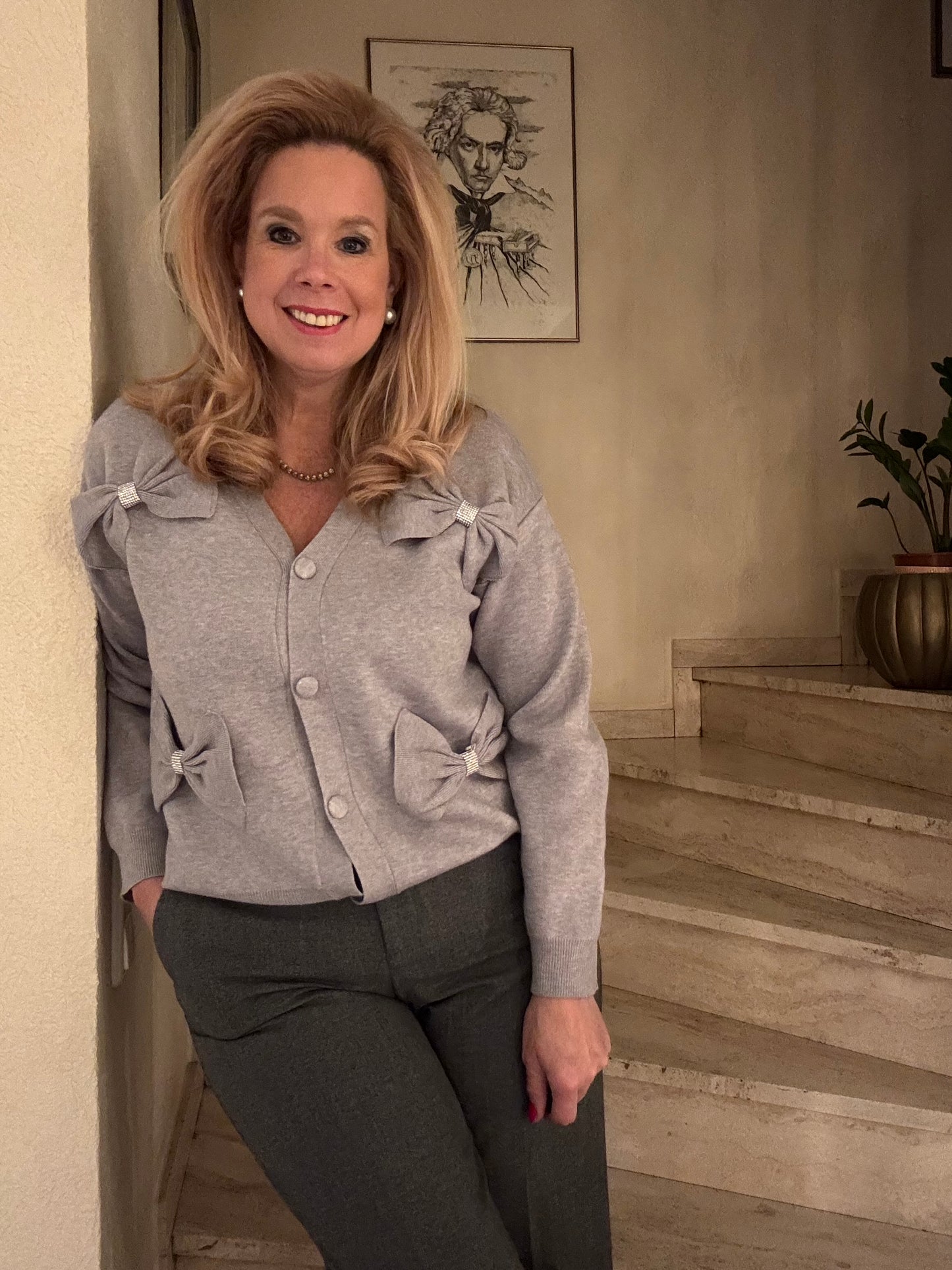 Strickjacke mit Schleifen