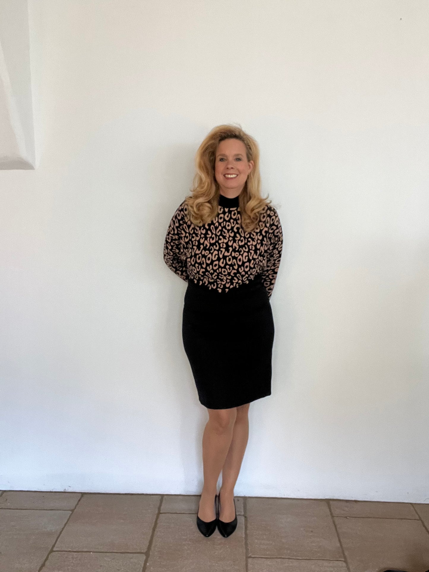 Kurzpullover Leo in schwarz und Camel