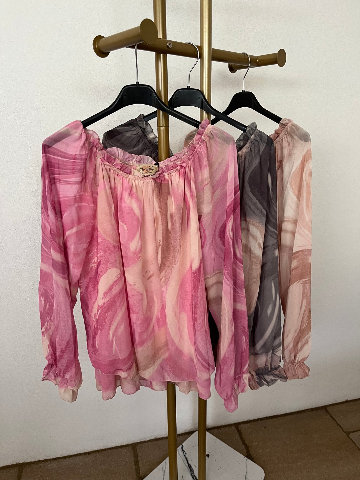 Bluse Lilly in drei verschiedenen Farben