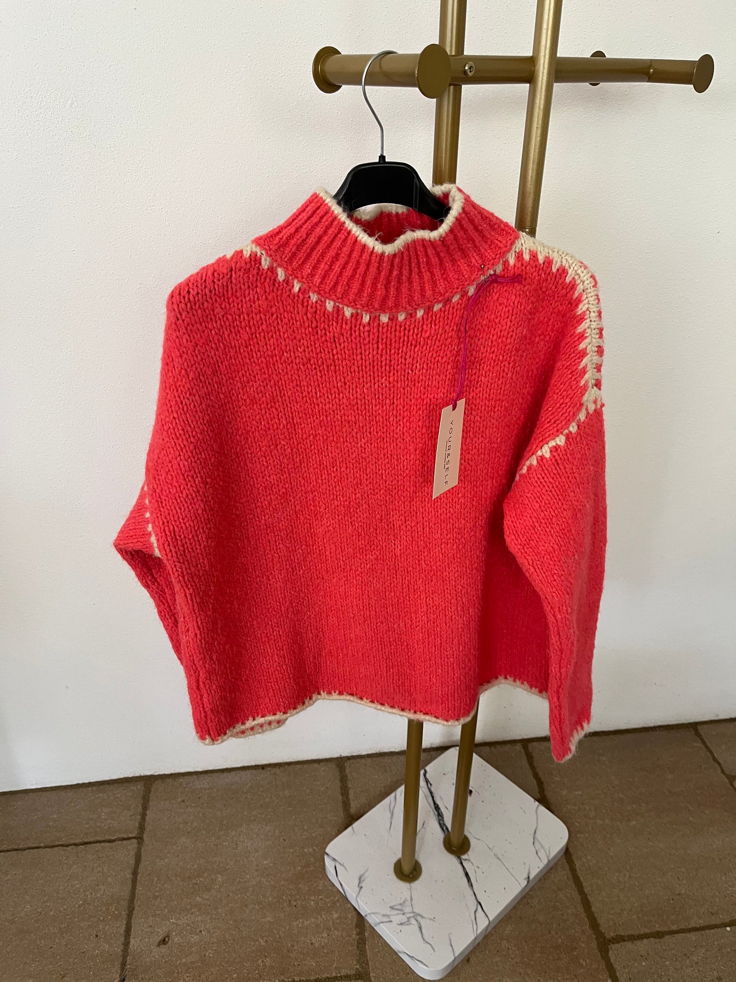 Kuschelpulli in weichen Winterfarben