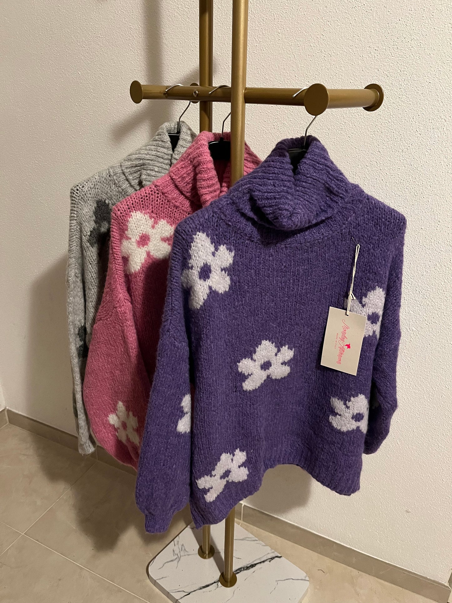 Rollkragenpulli mit Blumen