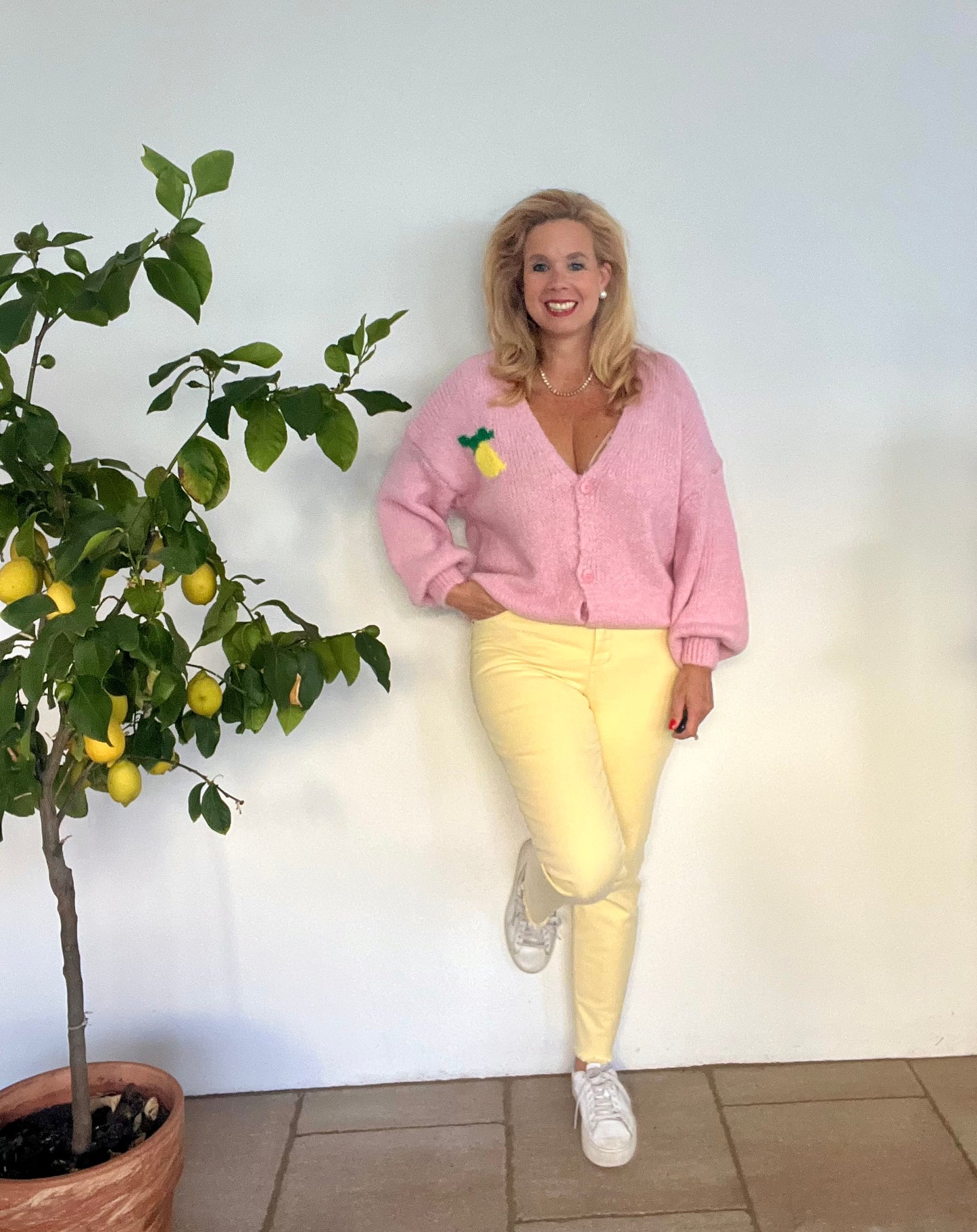 Strickjacke in rosé, braun und hellgrau