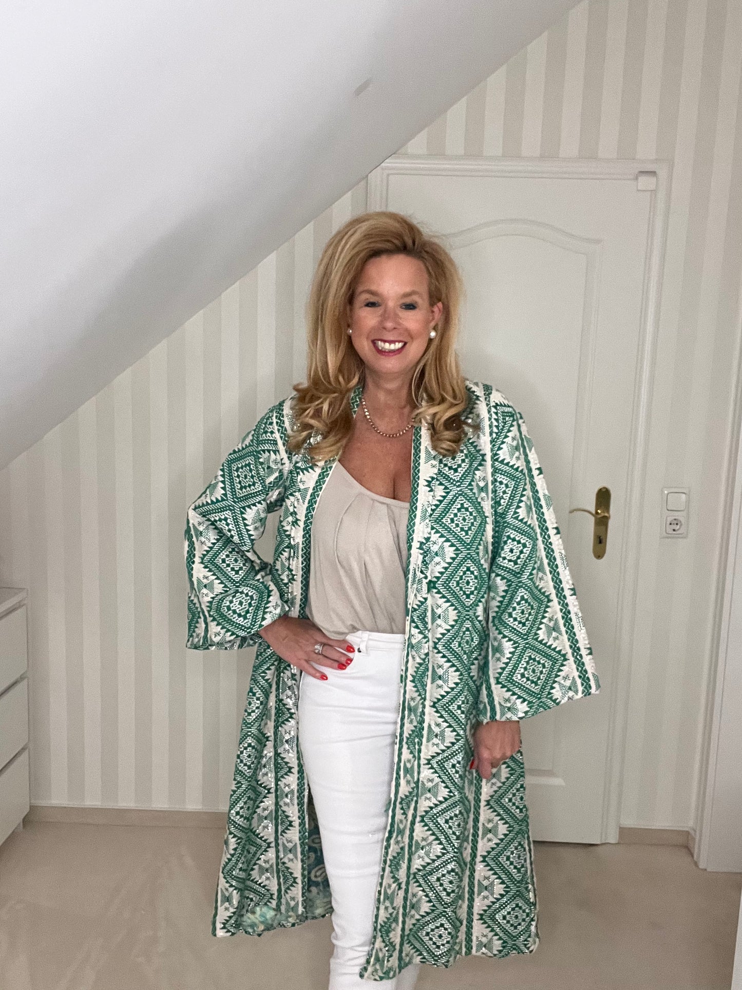 Frühlingsmantel in zwei verschiedenen Farben