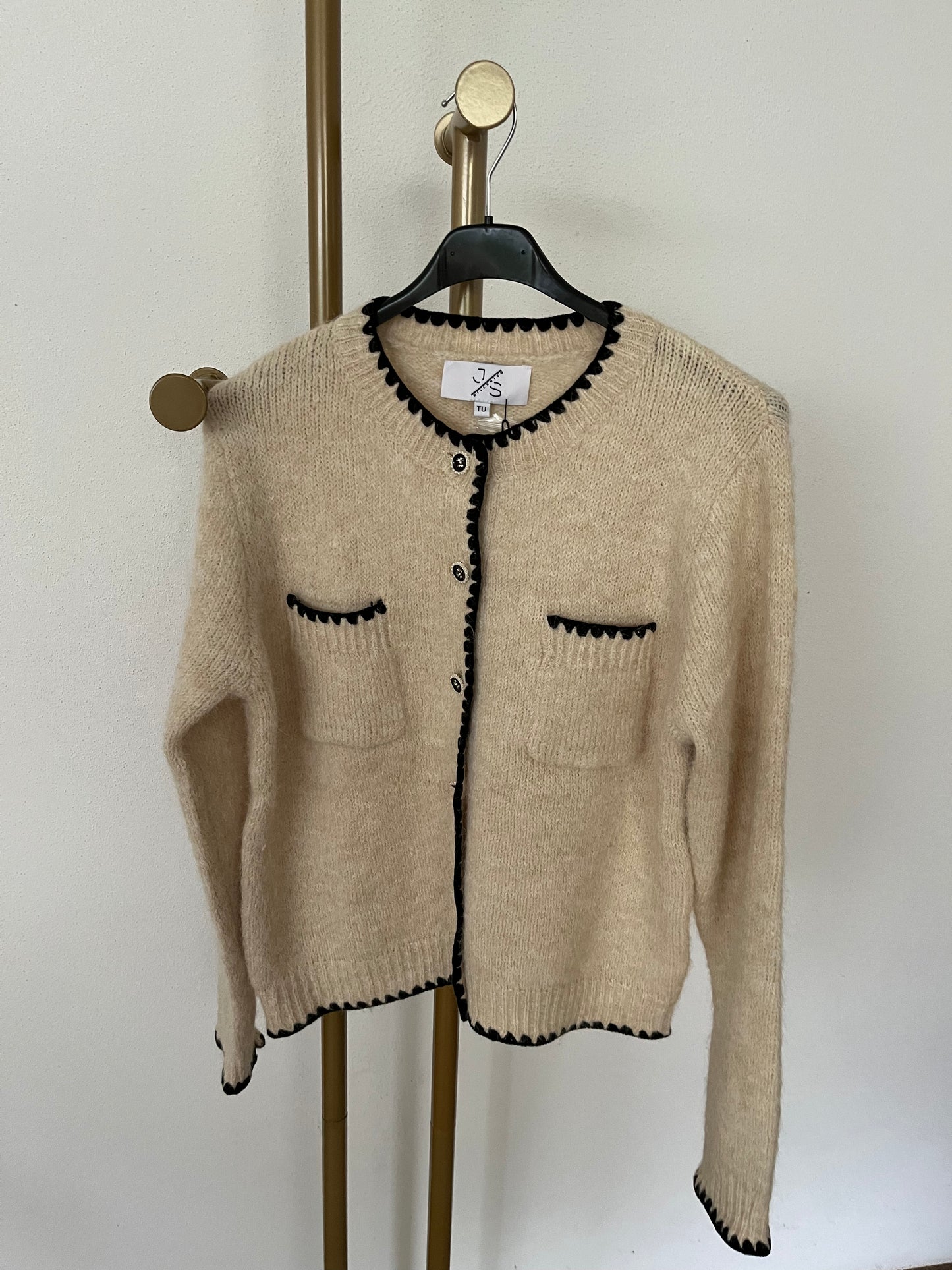Strickjacke in verschiedenen Farben
