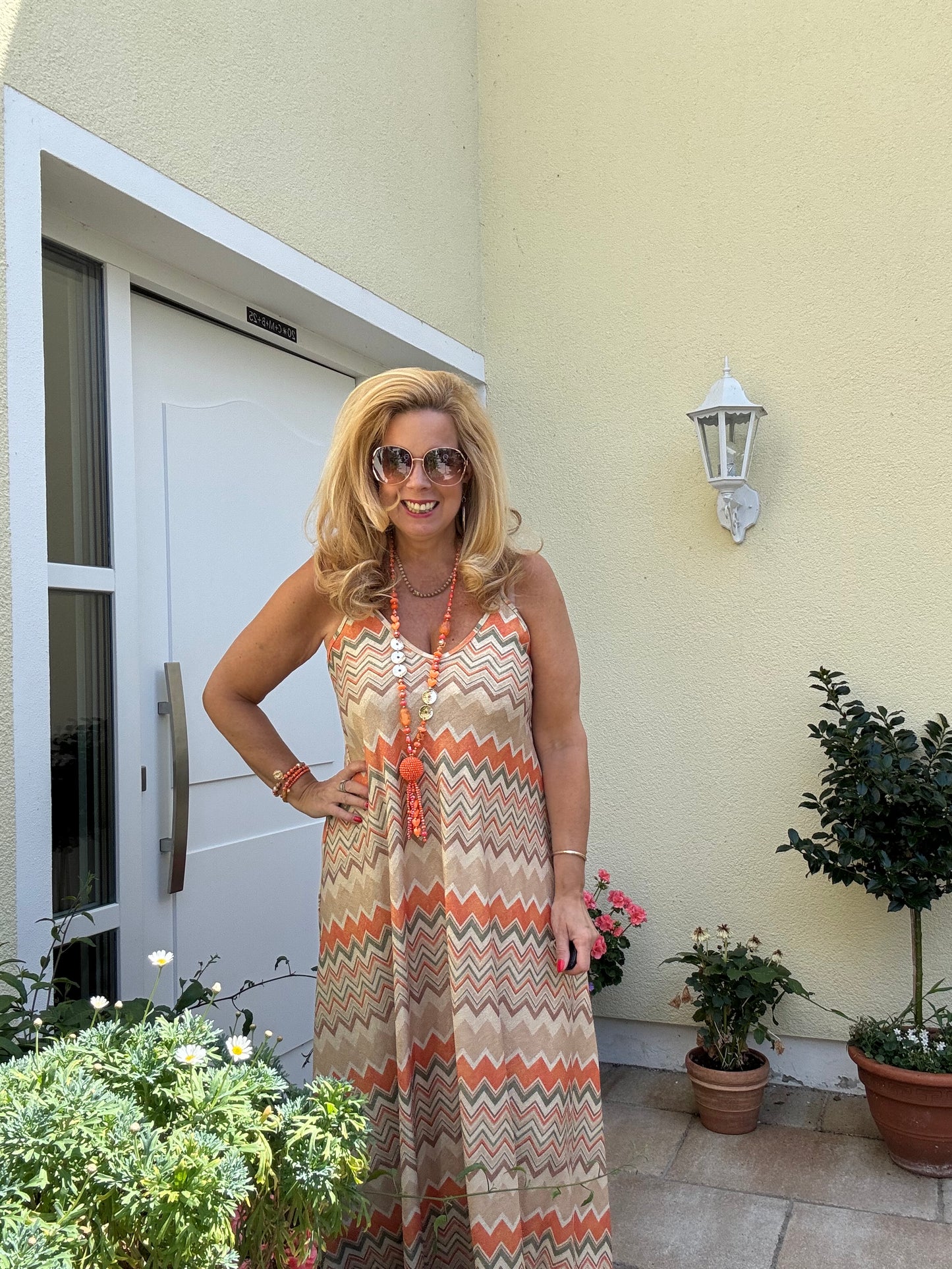 Trägerkleid mit modischen Zickzackmuster