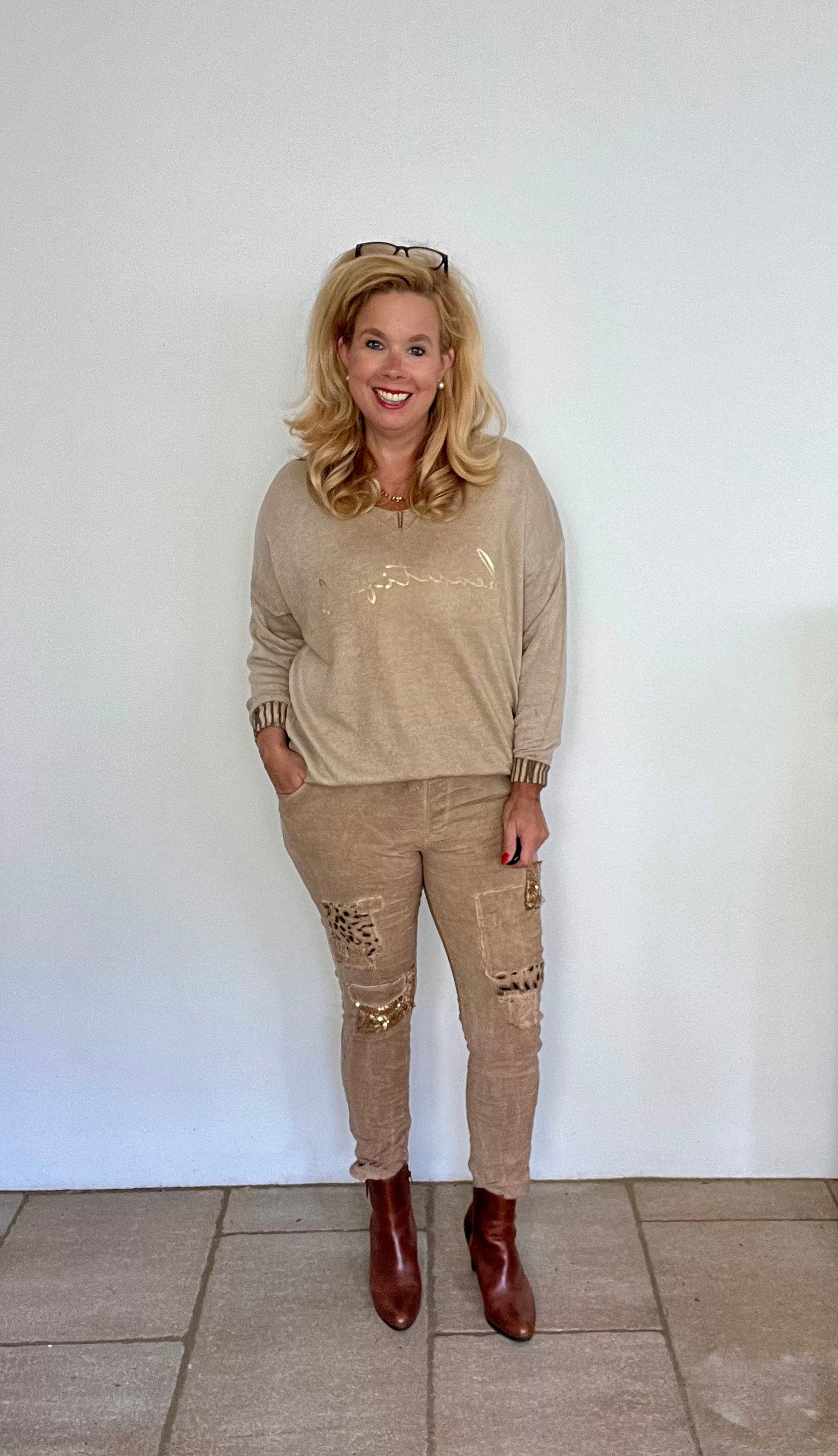 Jogpant mit Patches in zwei Farben