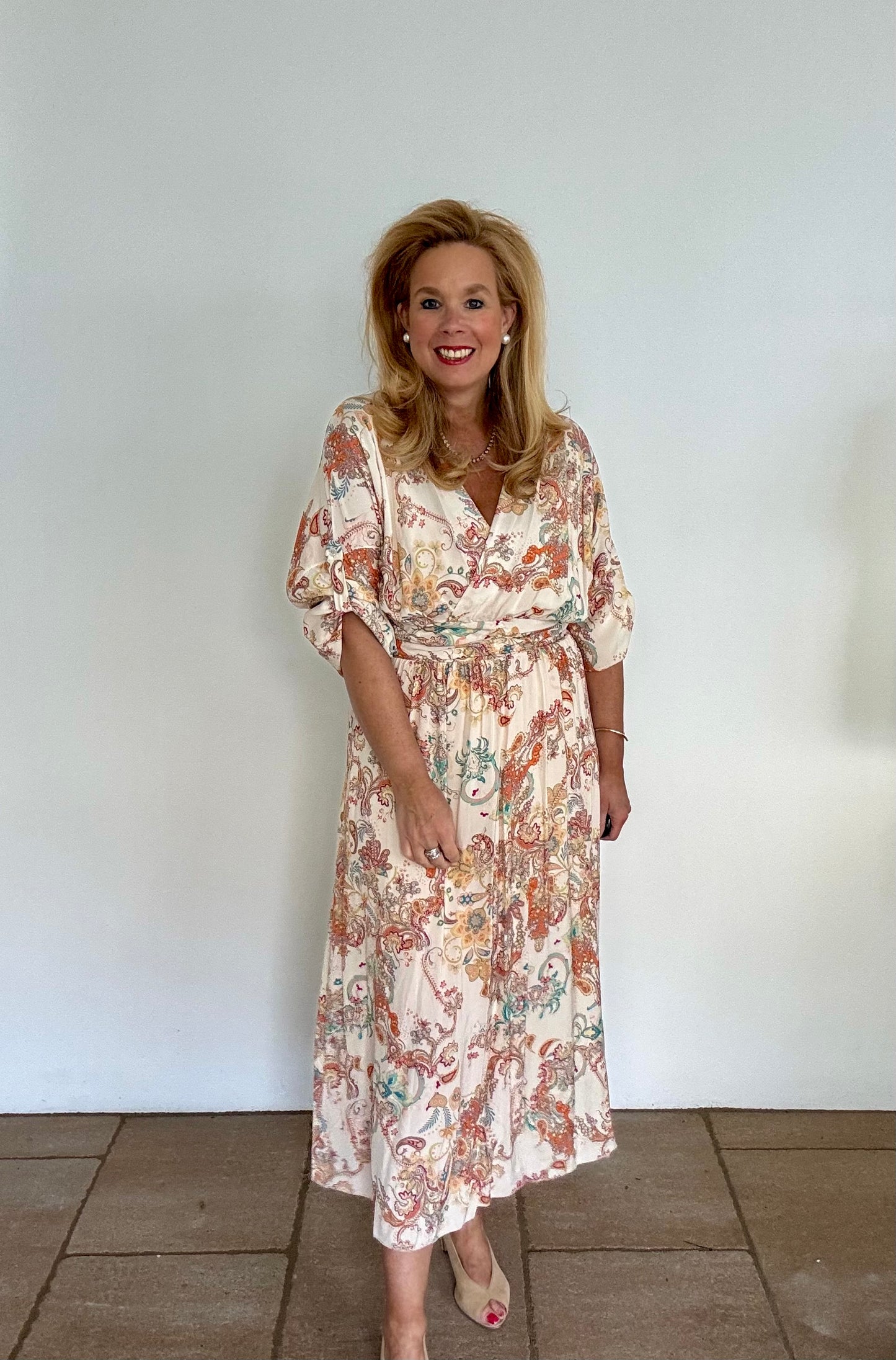 Kleid mit Wickeloberteil im Paisleymuster in zwei Farbvarianten