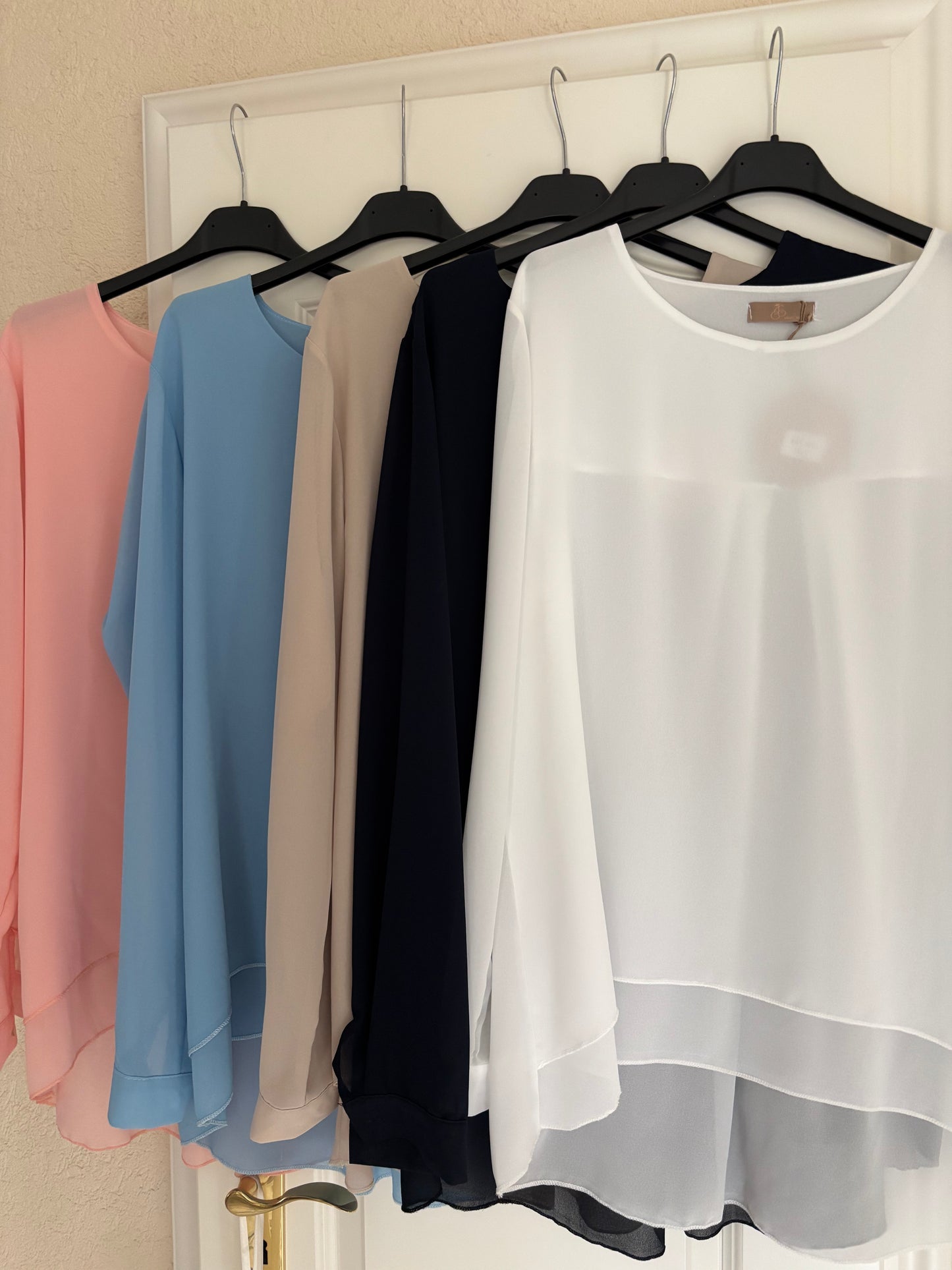 Zarte Bluse in wunderschönen Farben