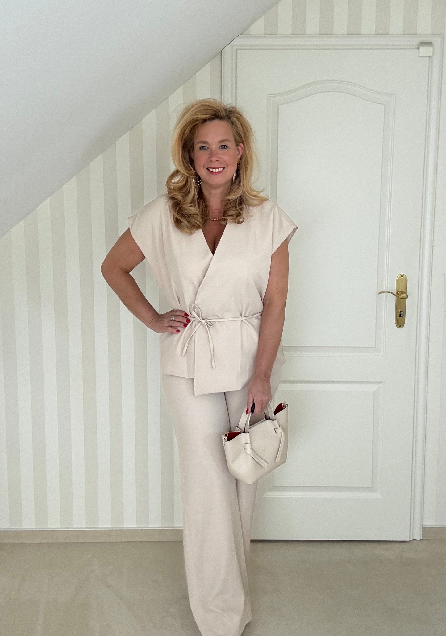 Zweiteiler in weiß und beige