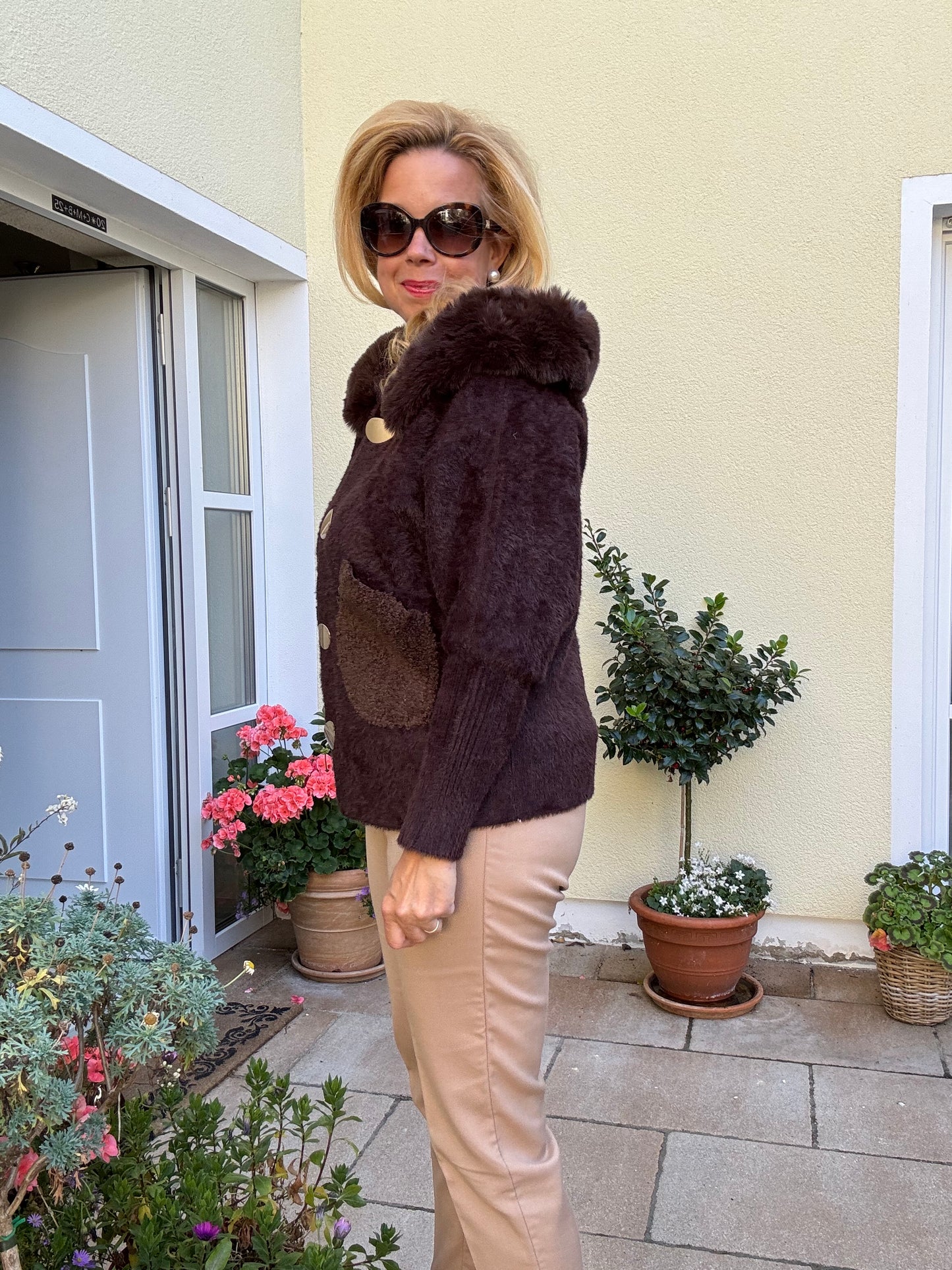 Fabelhafte Jacke mit Gokdknöpfen