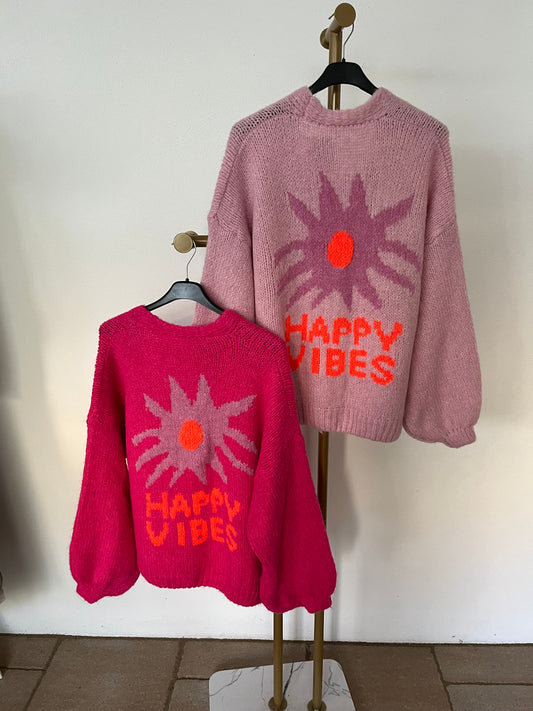Strickjacke mit Aufschrift Happy Vibes