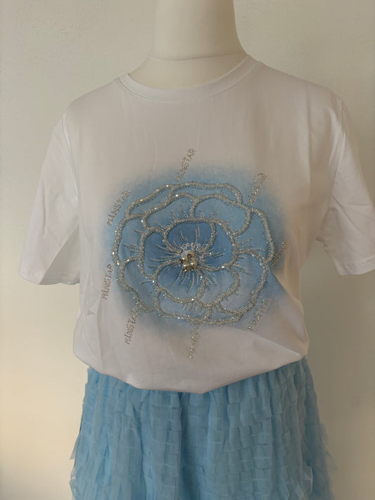 T-Shirt mit blauer Blüte