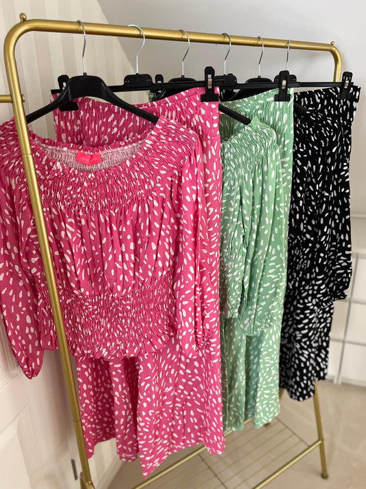 Zweiteiler mit kleinen Polkadots