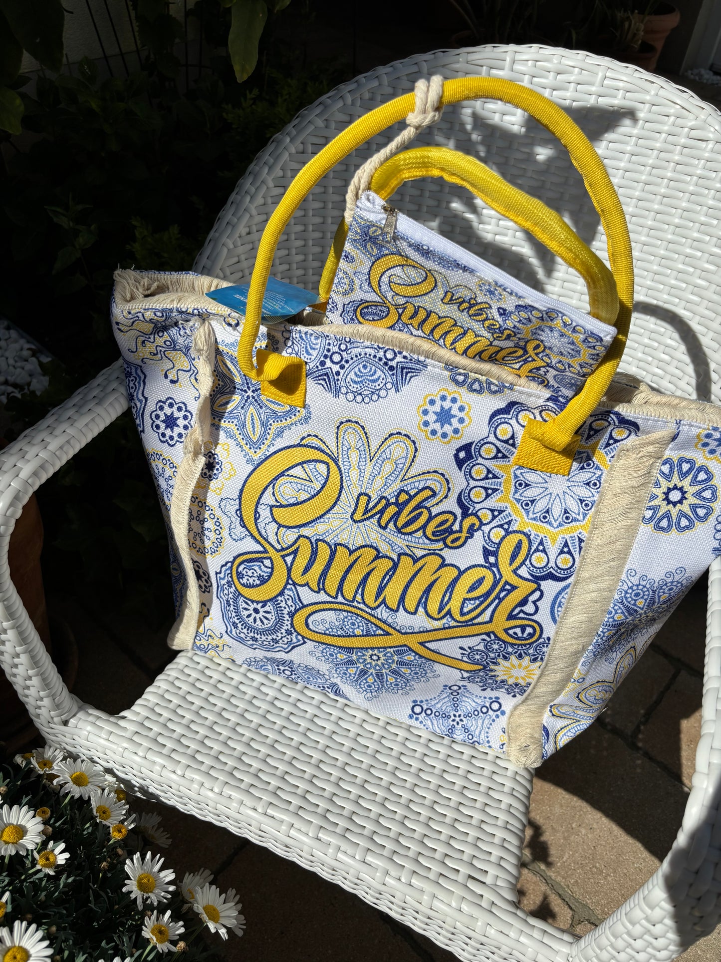 Strandtasche in zwei verschiedenen Designs