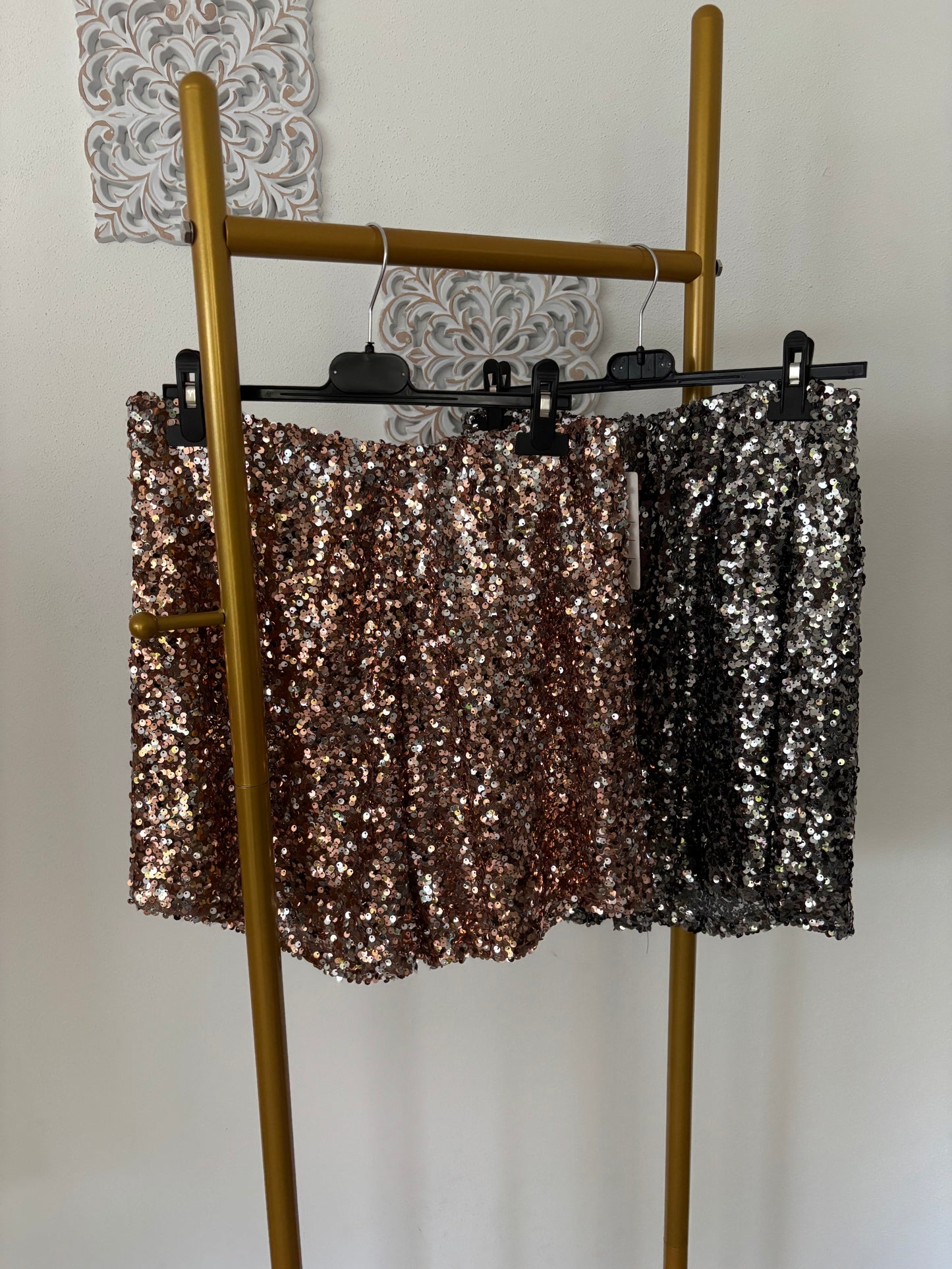 Paillettenshorts in zwei Farben