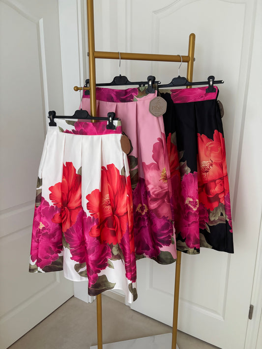 Statementrock im Rosendesign