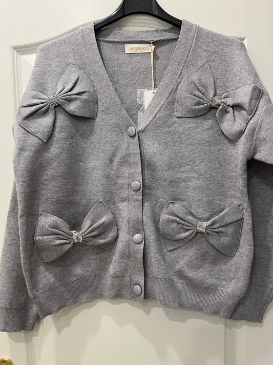 Strickjacke mit Schleifen