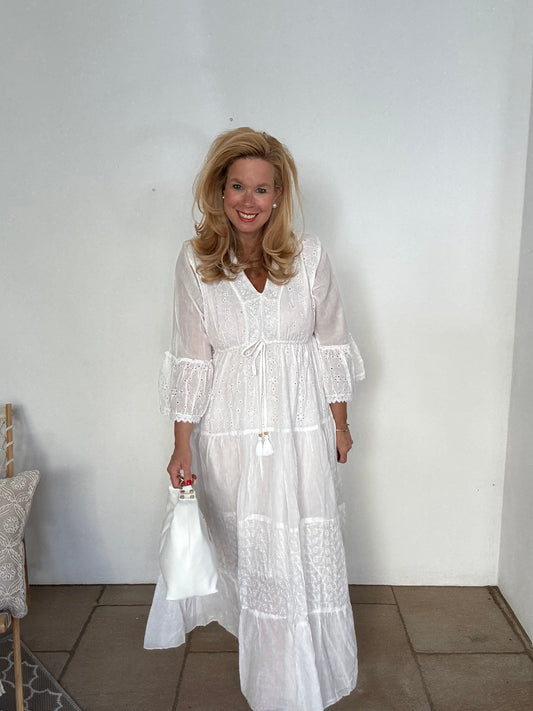 Weißes Kleid mit 3/4 Ärmeln