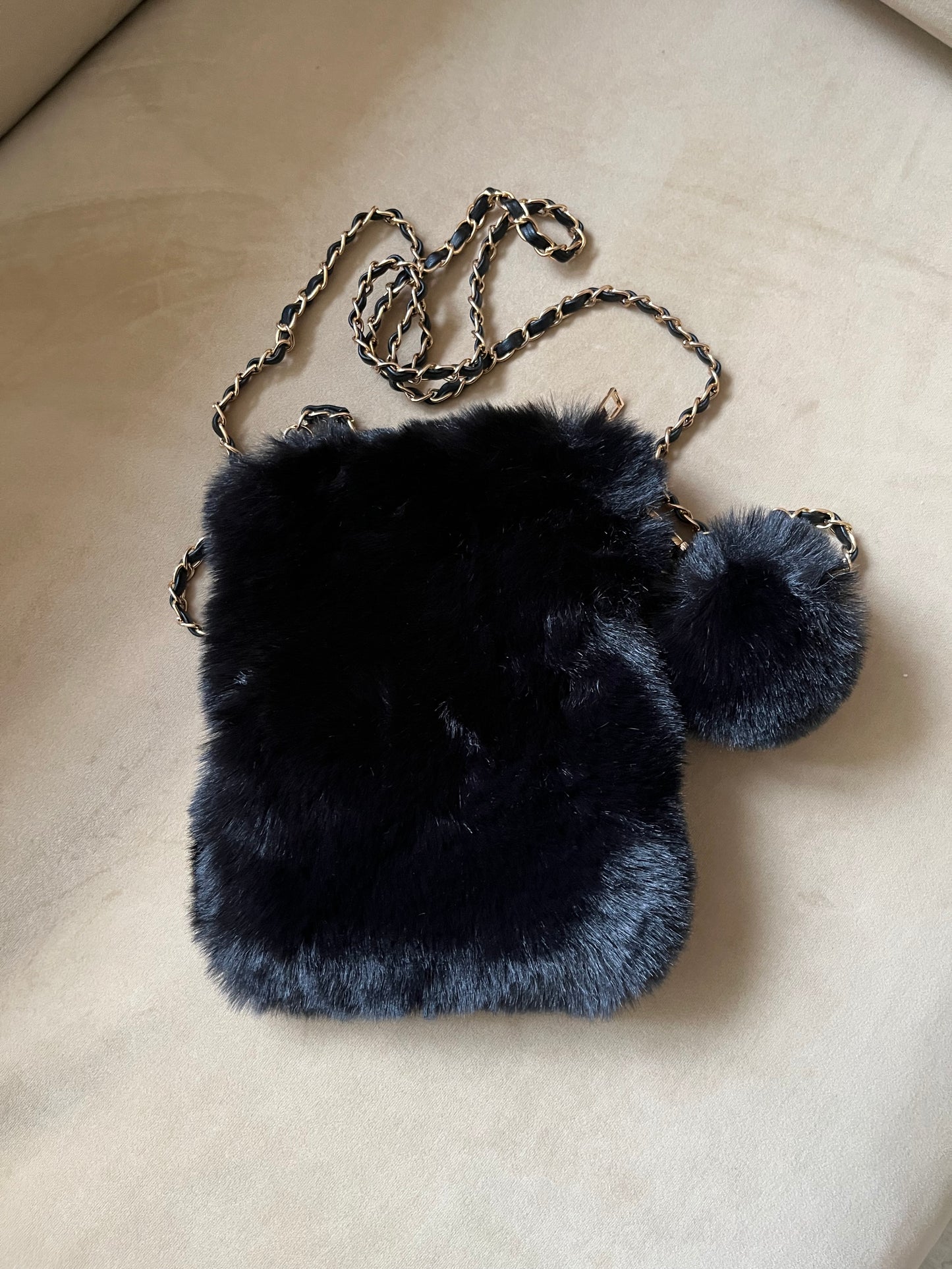 Pelztasche mit Bommel, klein in verschiedenen Farben