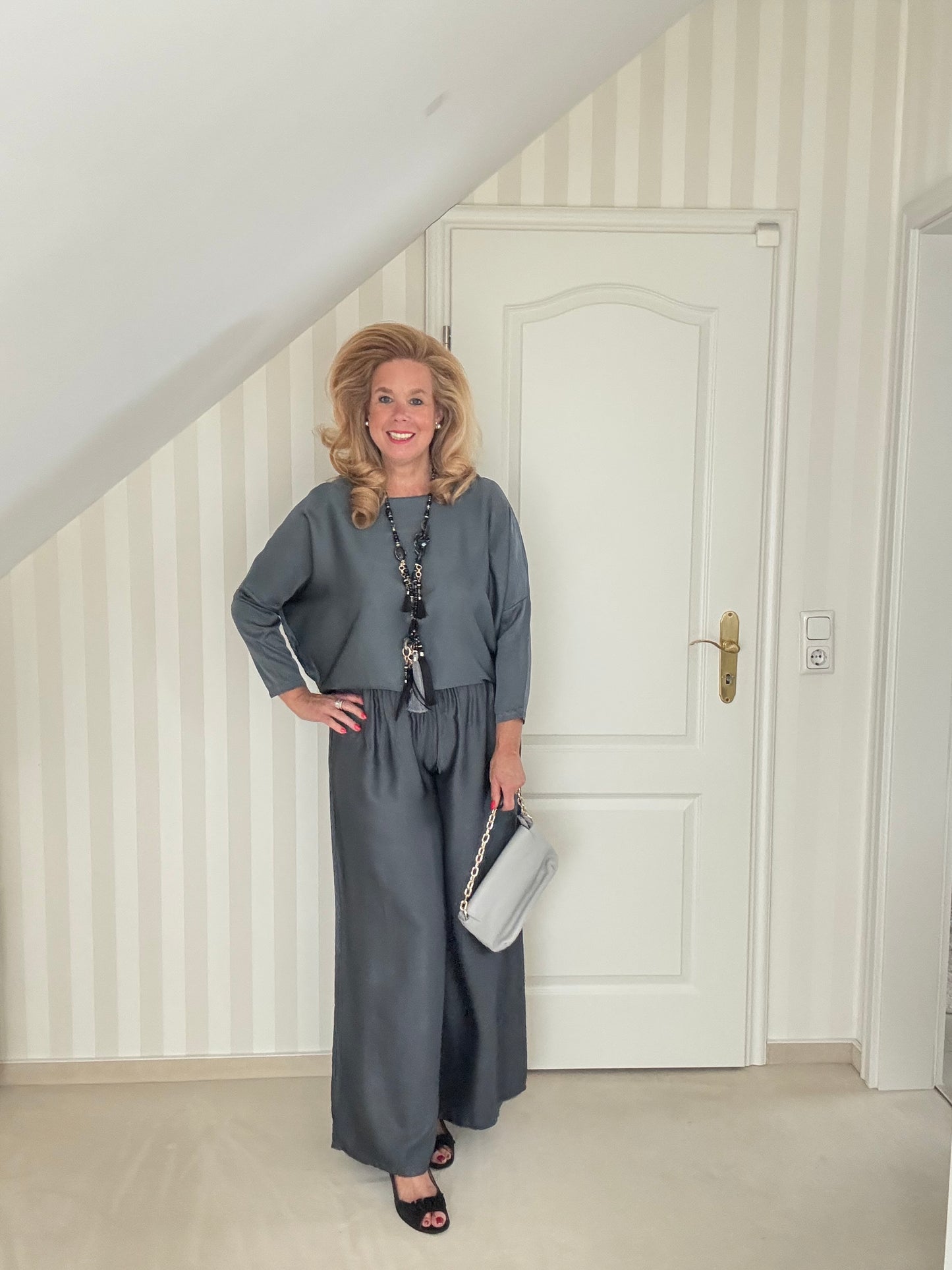 Zweiteiler in elegantem Grau