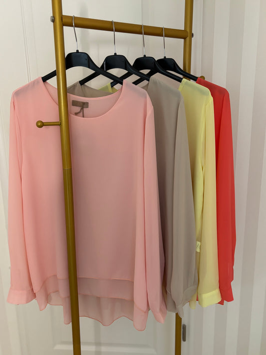 Zarte Bluse in wunderschönen Farben