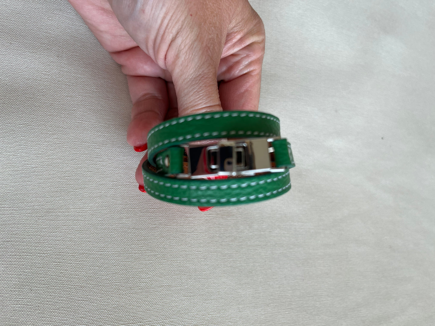 Lederarmband in sieben verschiedenen Farben