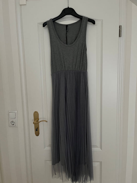 Kleid mit Pullover