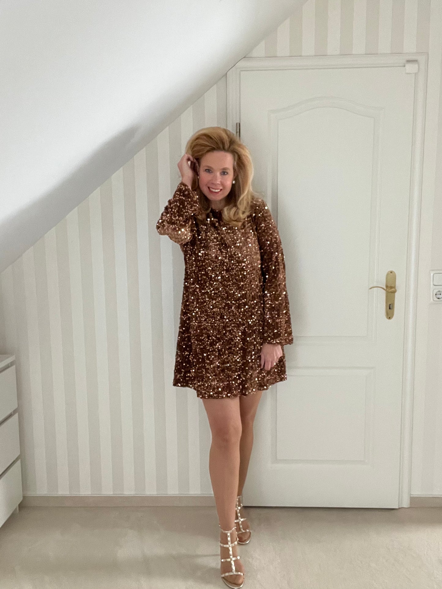 Kurzes Samtkleid