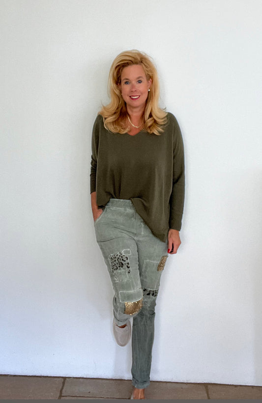 Jogpant mit Patches in zwei Farben