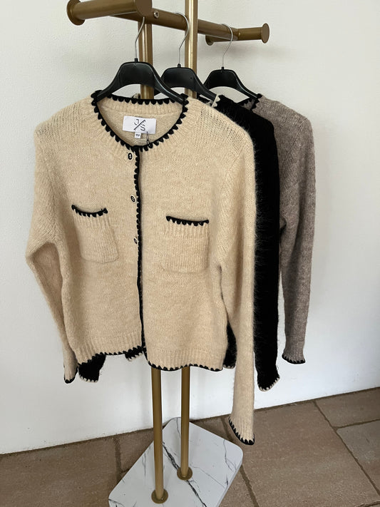 Strickjacke  in verschiedenen Farben