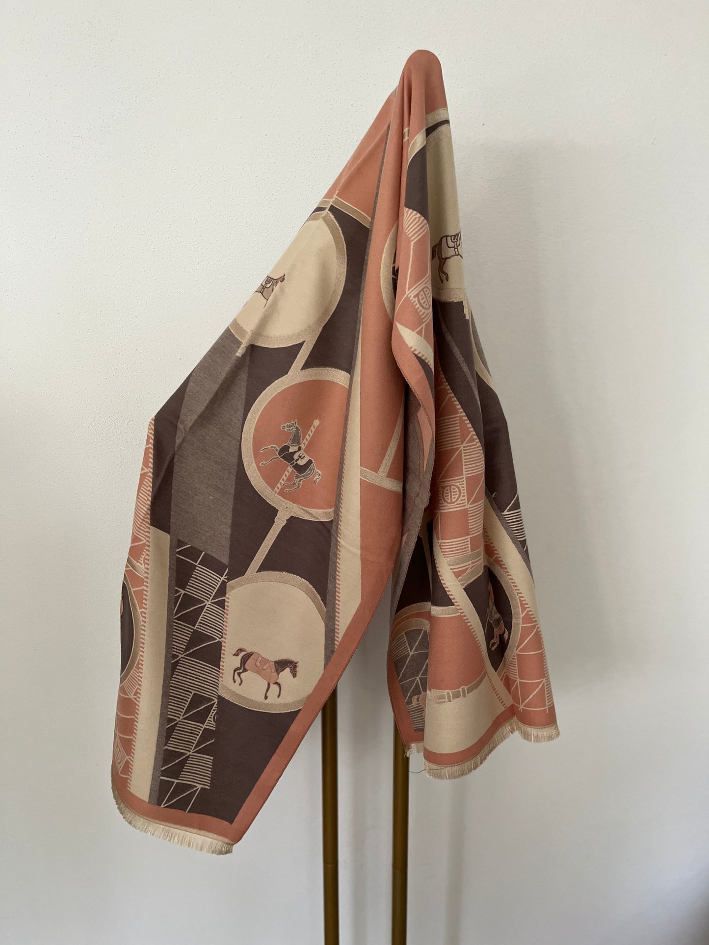 Schal mit Pferdemotiv, lachsrosa, braun, beige