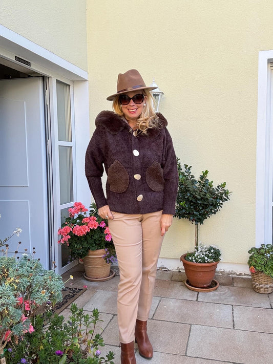 Fabelhafte Jacke mit Gokdknöpfen