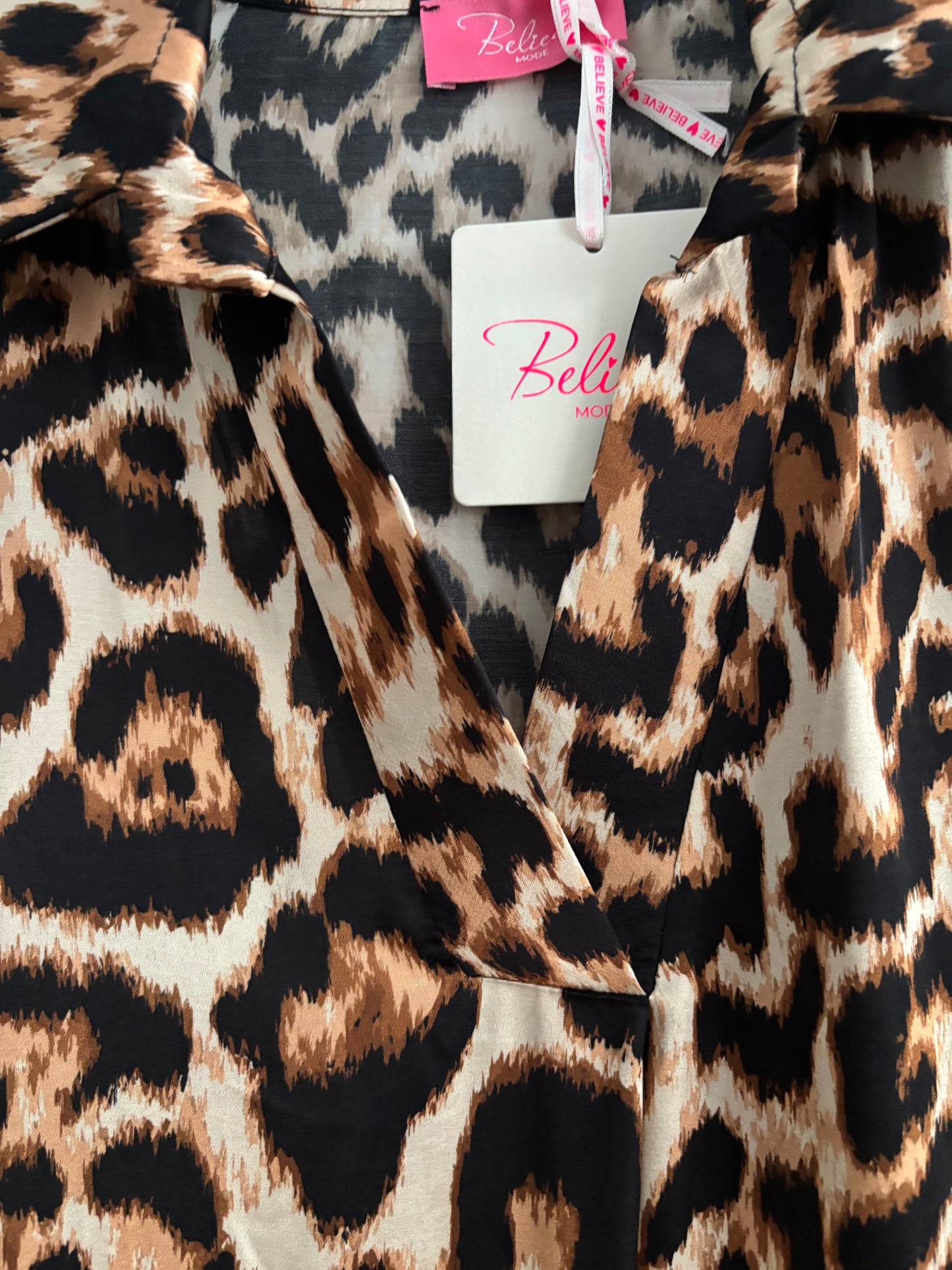 Hemdblusenkleid im Leolook