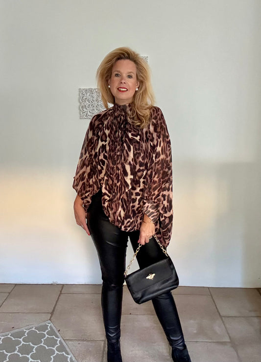 Leobluse mit Schleife