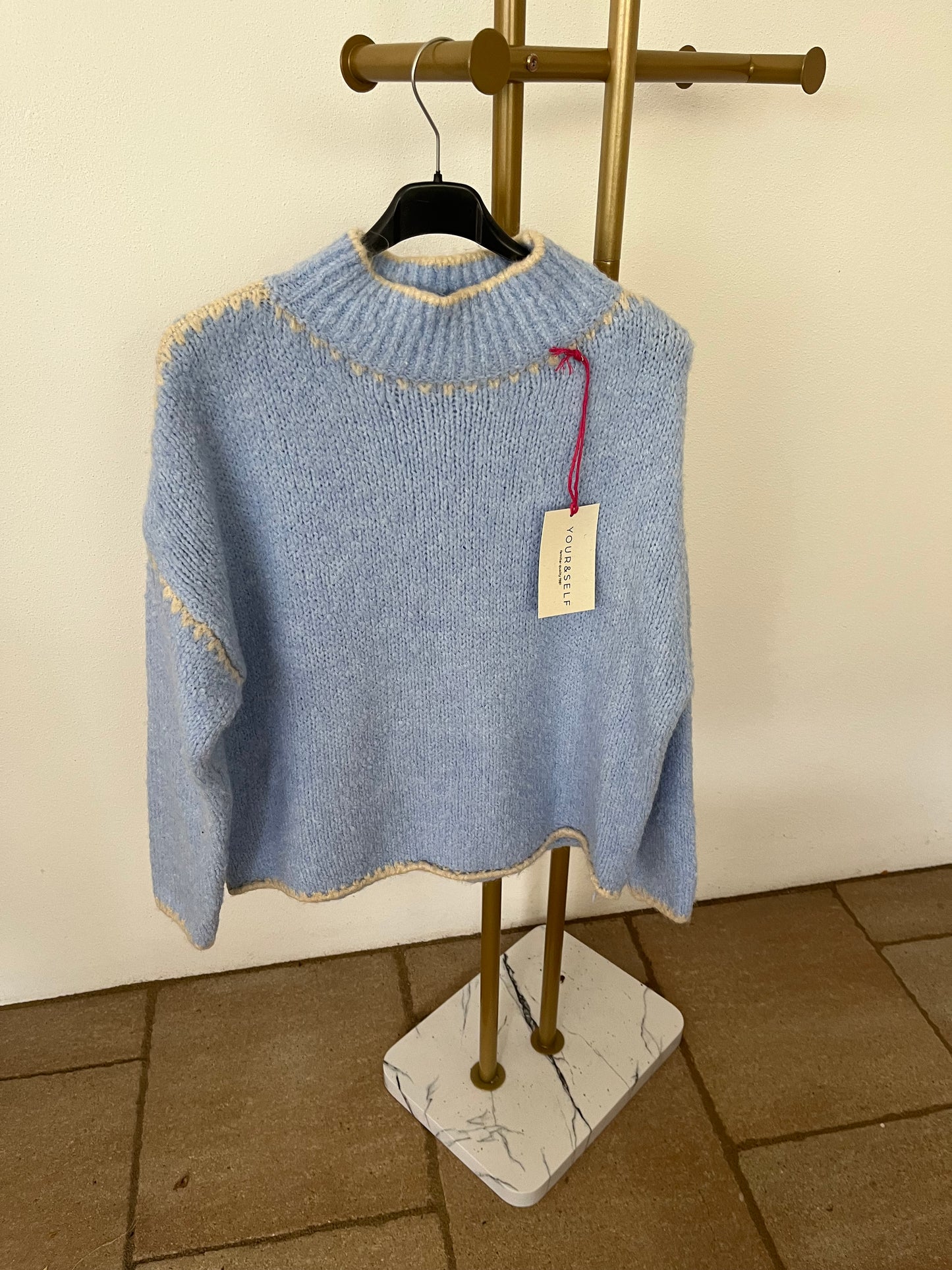 Kuschelpulli in weichen Winterfarben