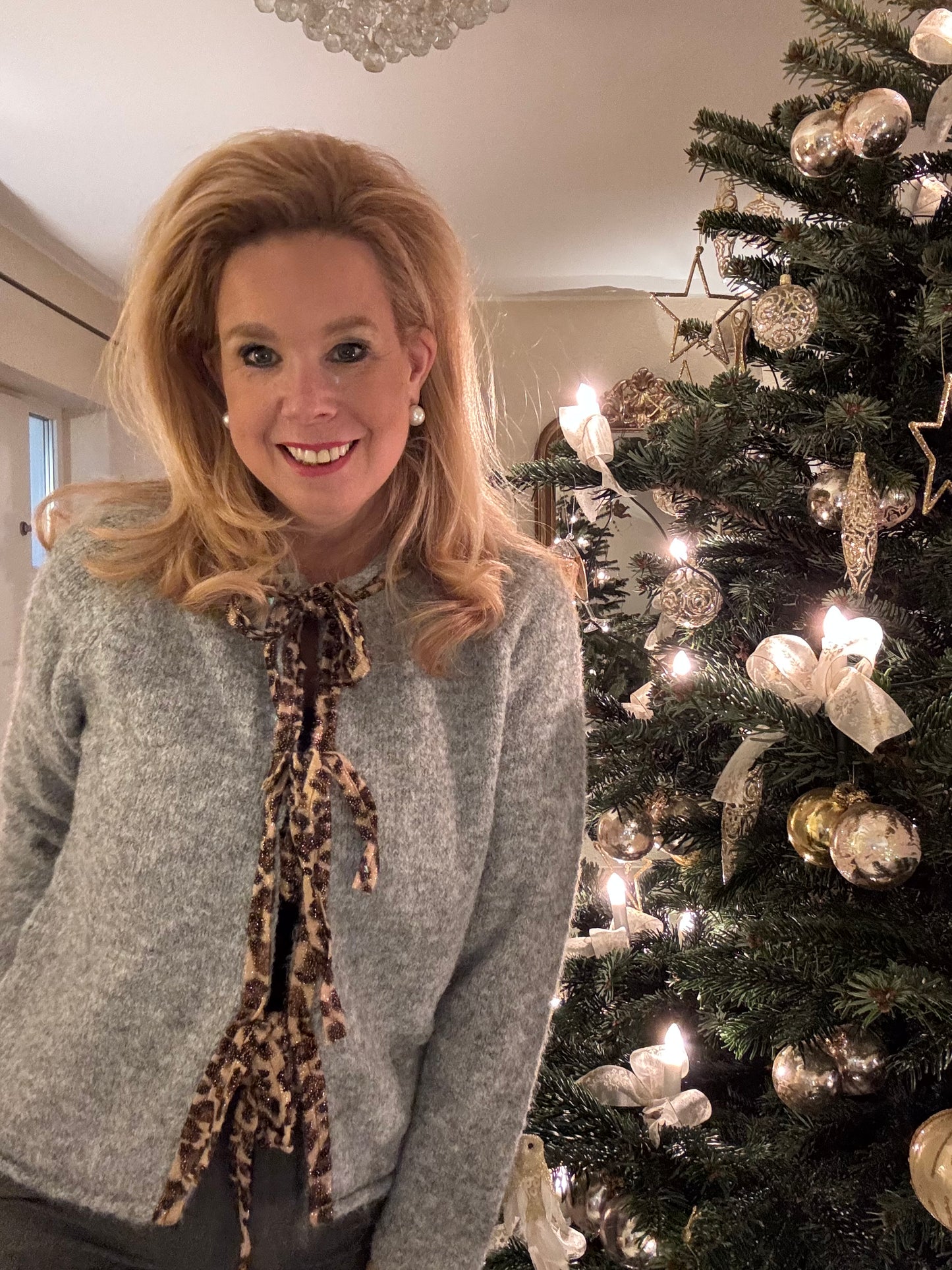 Strickjacke mit Leoschleifen