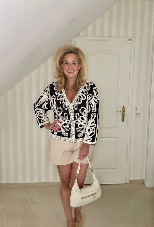 Blusenjacke mit feiner Häckelspitze