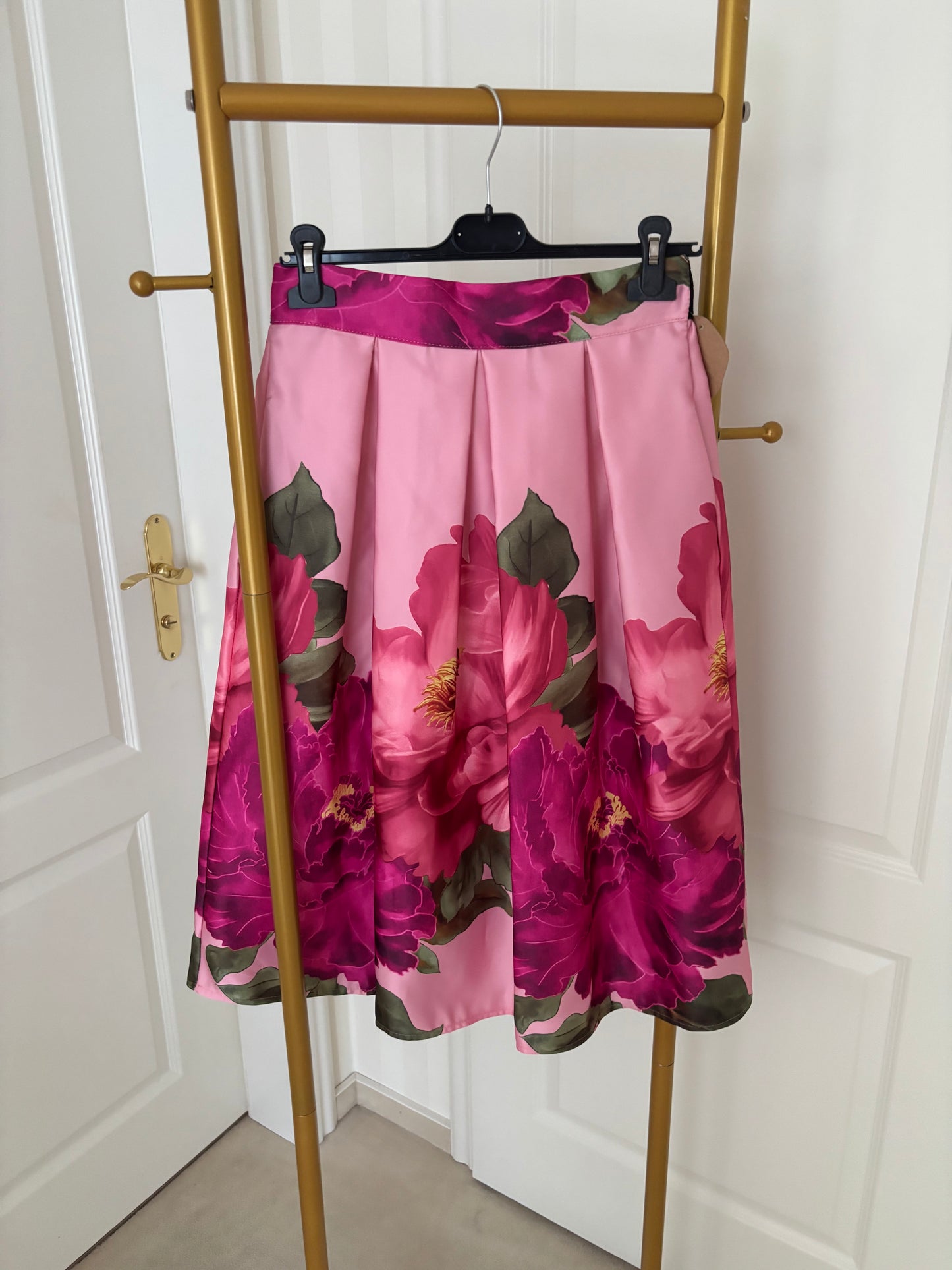 Statementrock im Rosendesign