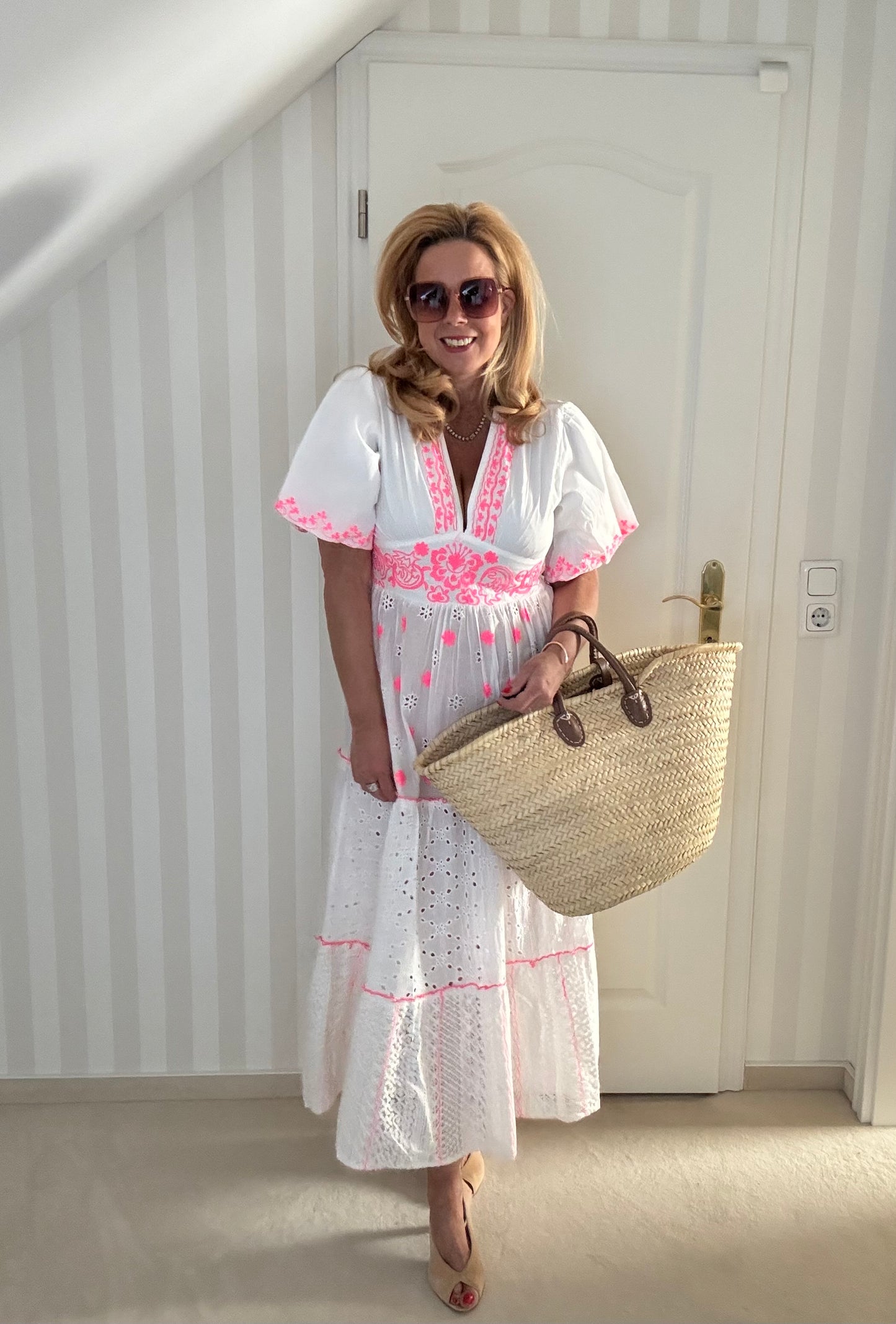 Sommerkleid mit Stickerei