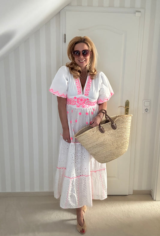 Sommerkleid mit Stickerei