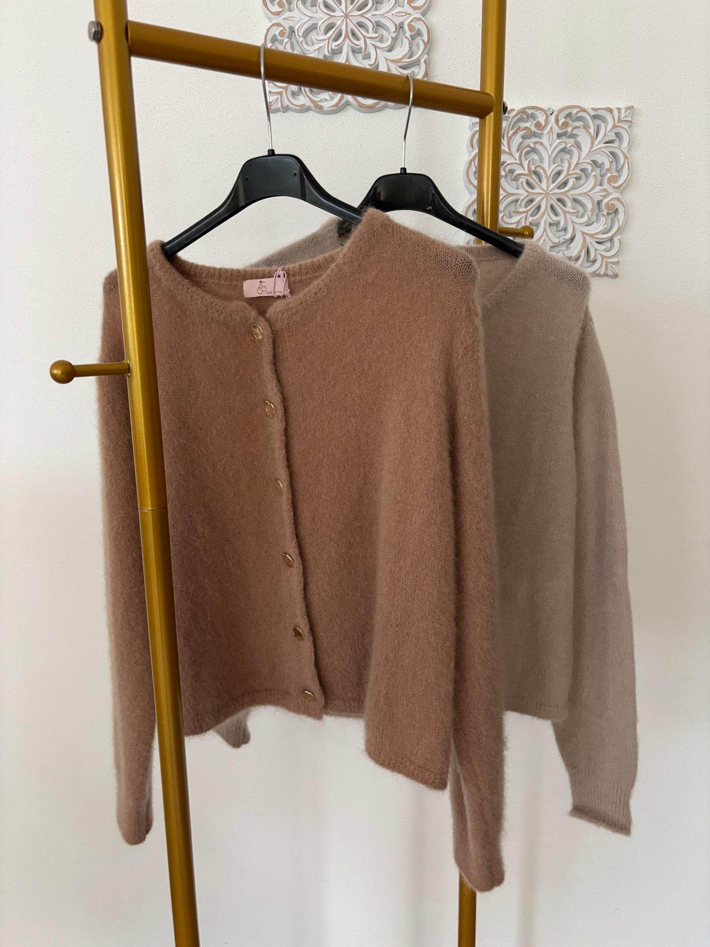 Kurze edle Strickjacke