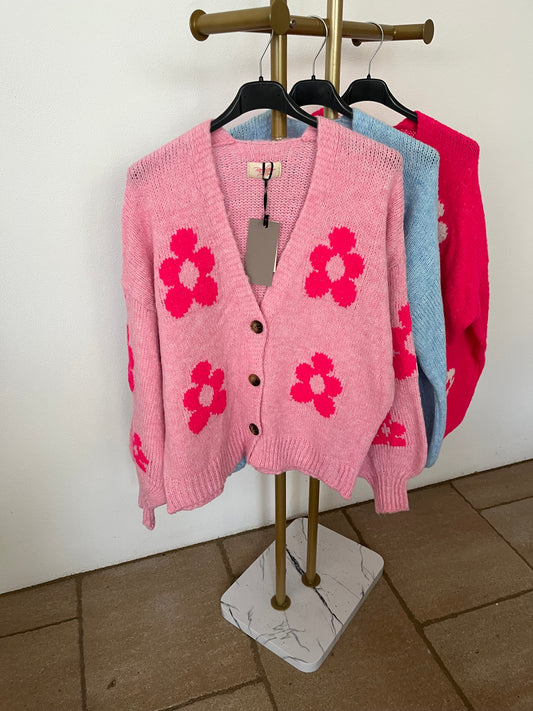 Kuschelstrickjacke mit Blumen