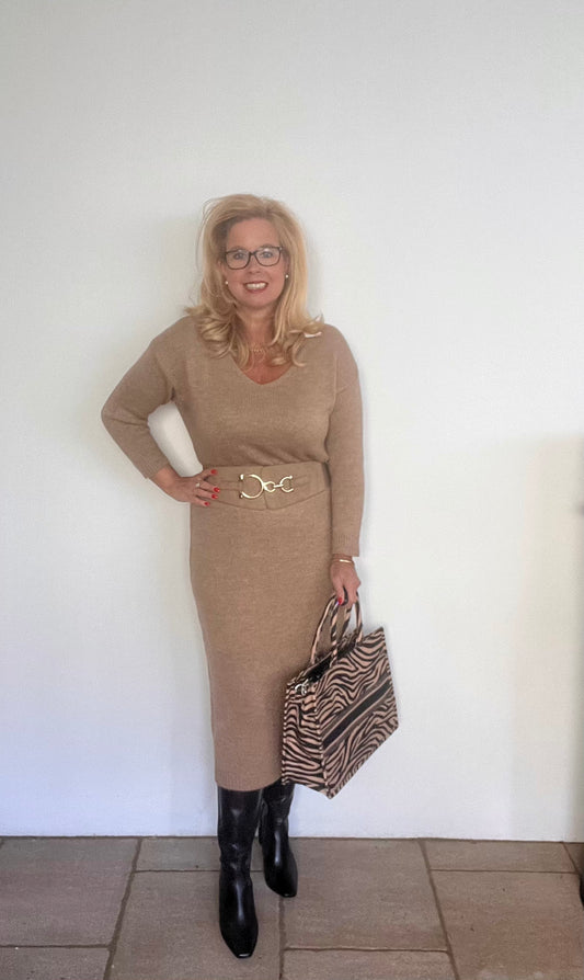 Langes Strickkleid