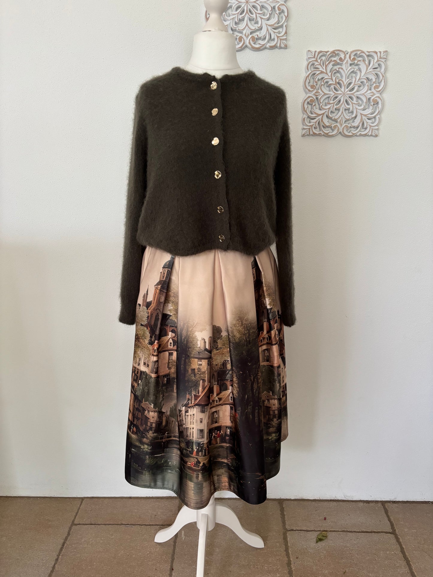 Kurze edle Strickjacke