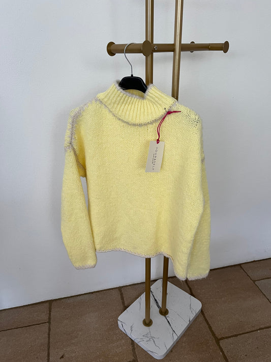 Kuschelpulli in weichen Winterfarben