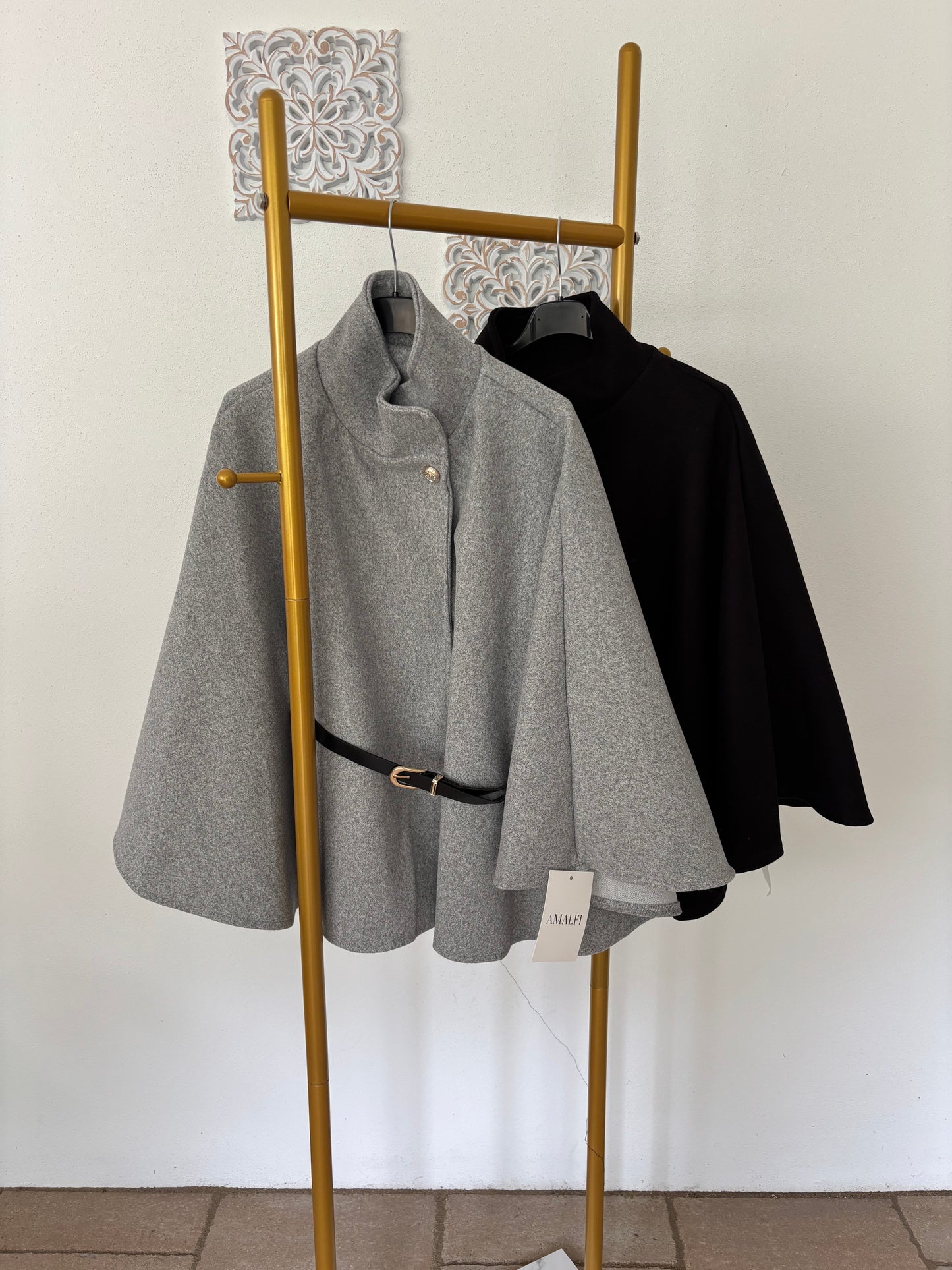 Leichtes Cape mit Gürtel