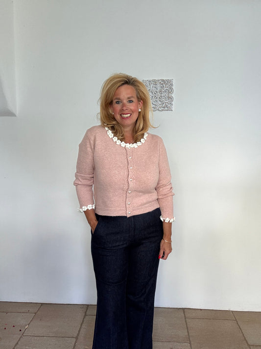 Taillenkurze Strickjacke
