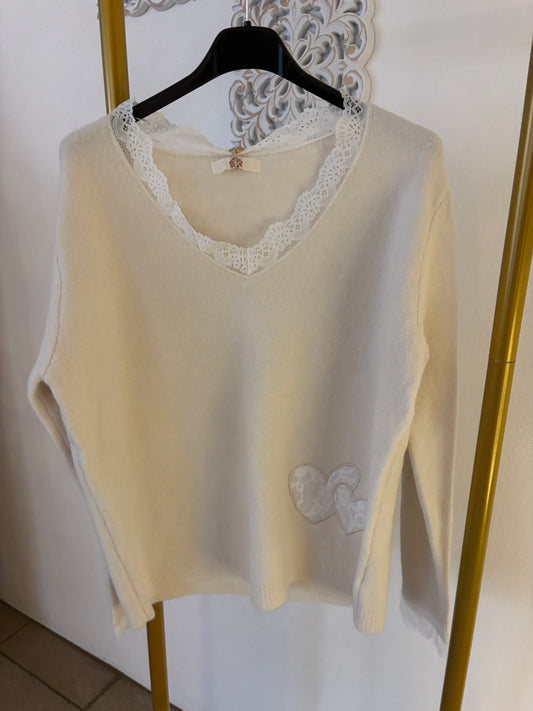 Pulli mit Herzapplikation