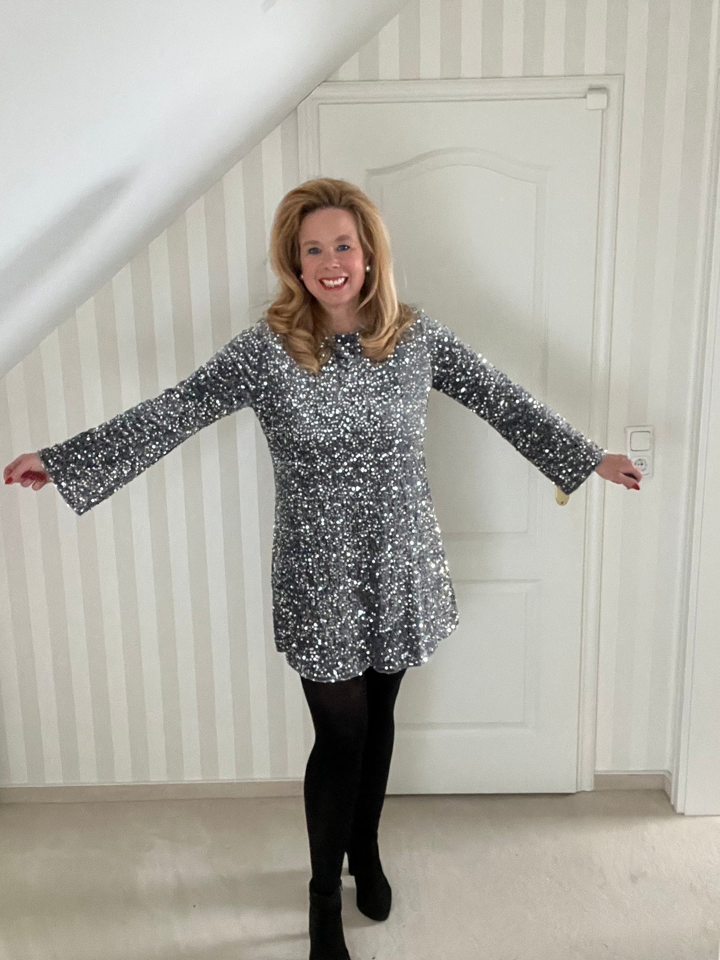 Kurzes Samtkleid